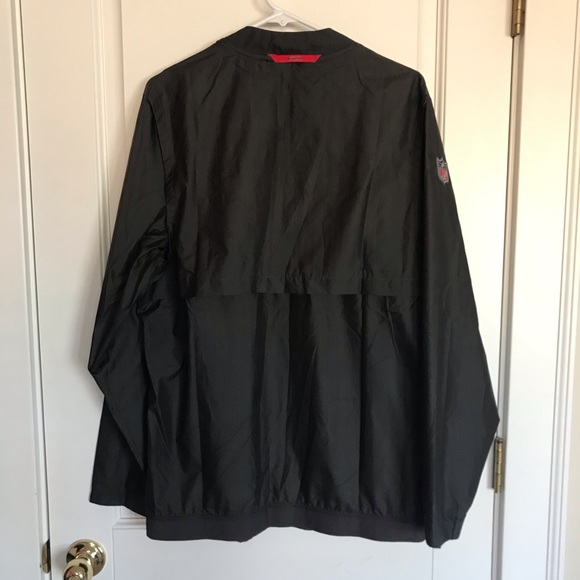 Men’s Nike TB Bucs Sideline Performance 1/2 Zip - Picture 5 of 8